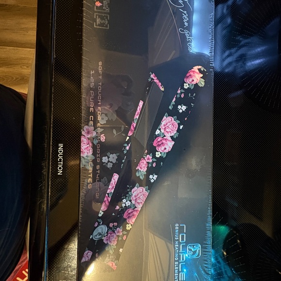 Floral Black and Pink Hair Straightener